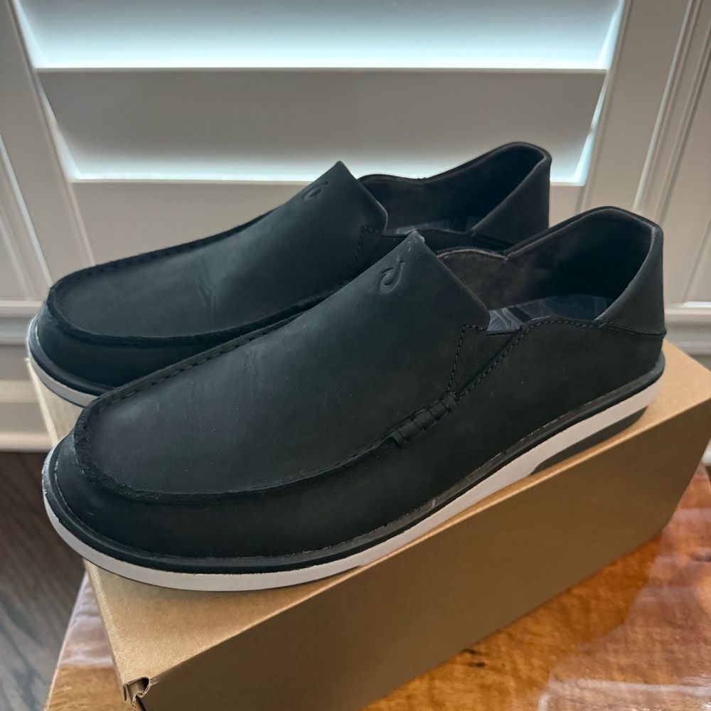 OluKai Kaila Black Leather Slip-On Loafers size 9.5